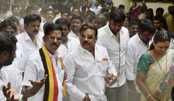 The story behind Vijayakanths many favors here is the full details 