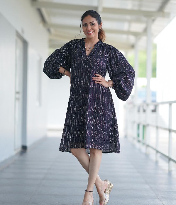 Jayam movie heroine actress sadha latest photos