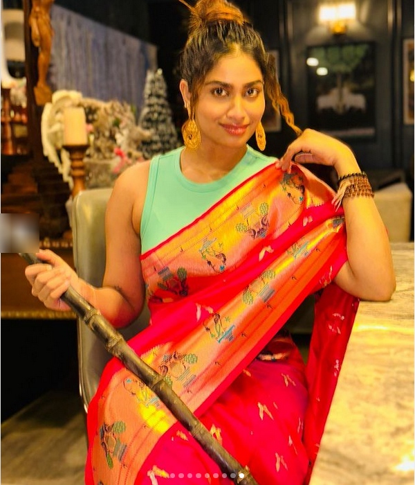 actress shivani narayanan latest instagram post trending