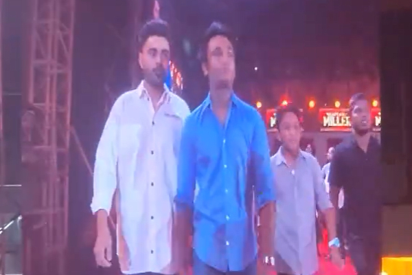  Captain Miller: Dhanush entered the Captain Miller audio launch with his sons