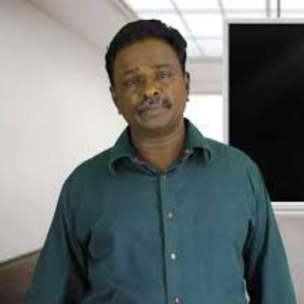 Blue Sattai Maran Slams Vadivelu in His Twitter Page Blue Sattai Maran Slams Vadivelu in His Twitter Page