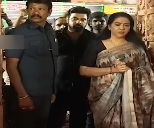 Actress Rekha tribute to Vijayakanth memorial