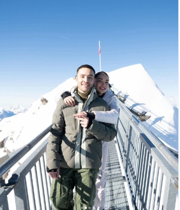 Actress Amy Jackson accepts the love proposal of Actor Ed westwick and engaged