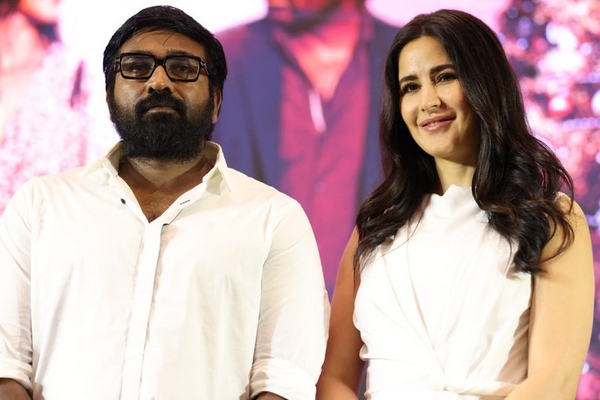 Actress Katrina kaif reveals how she learned Tamil language from Vijay Sethupathi