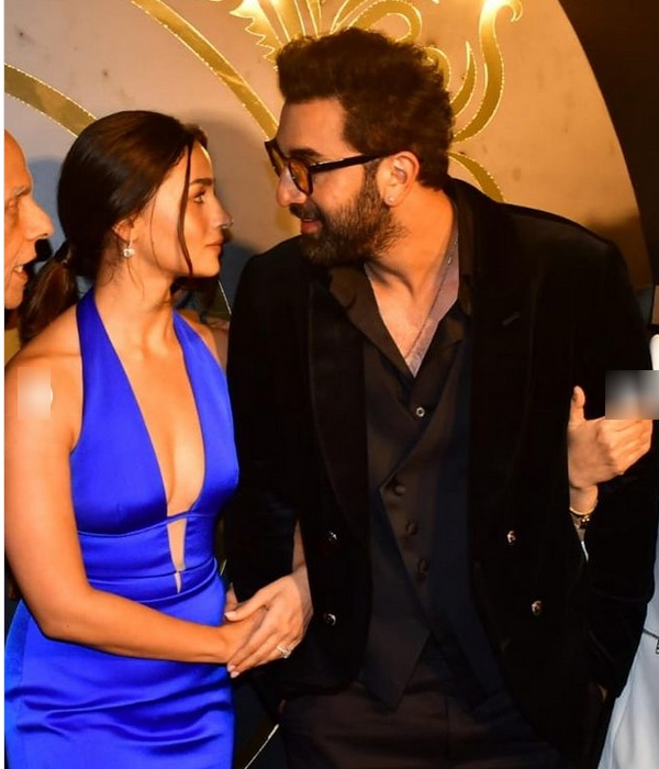 Alia Bhatt wore an expensive outfit for Animals success Meet Alia Bhatt wore an expensive outfit for Animals success Meet