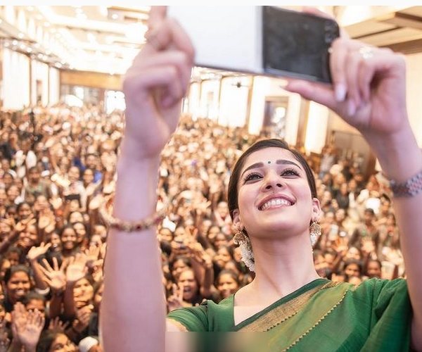 Nayanthara selfie goes trending in social media 