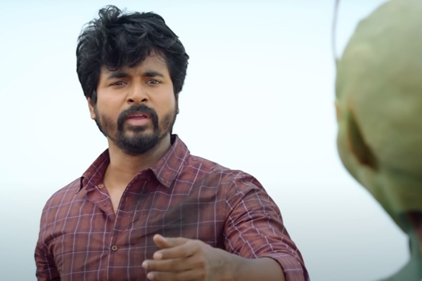 Ayalaan Review in Tamil: Sivakarthikeyan and Alien will entertain you surely