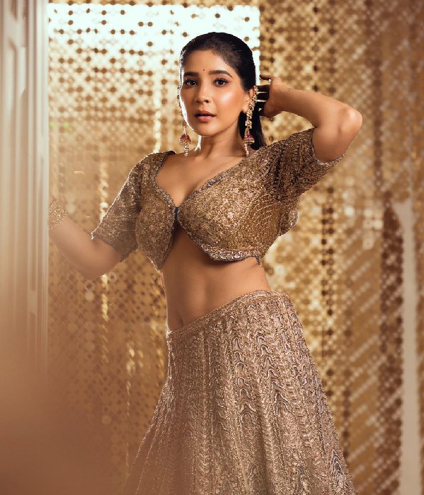 Raja rani actress sakshi agarwal latest photo trending on social media