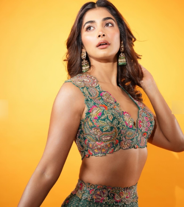 Actress Pooja Hegdes new photoshoot pictures shared in Instagram