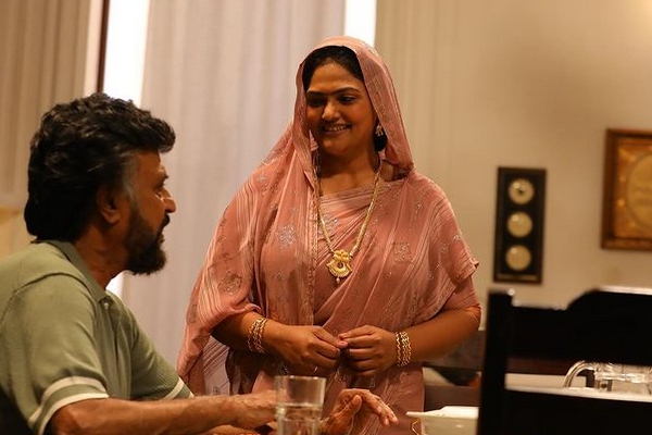 Nirosha Shares Lal Salaam movie stills with Rajinikanth Nirosha Shares Lal Salaam movie stills with Rajinikanth