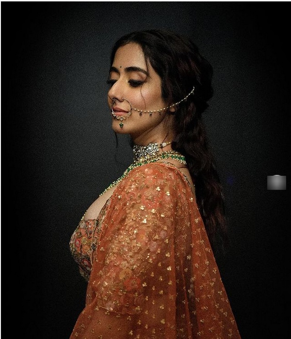 Singer jonita gandhi glamour photos trending on social media Singer jonita gandhi glamour photos trending on social media