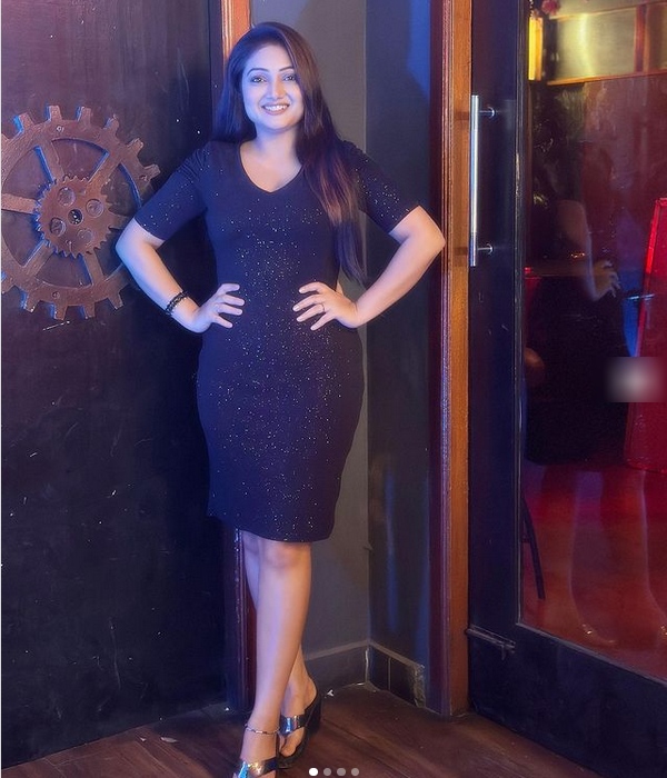 Sun tv Roja serial actress priyanka nalkari delete her marriage photos