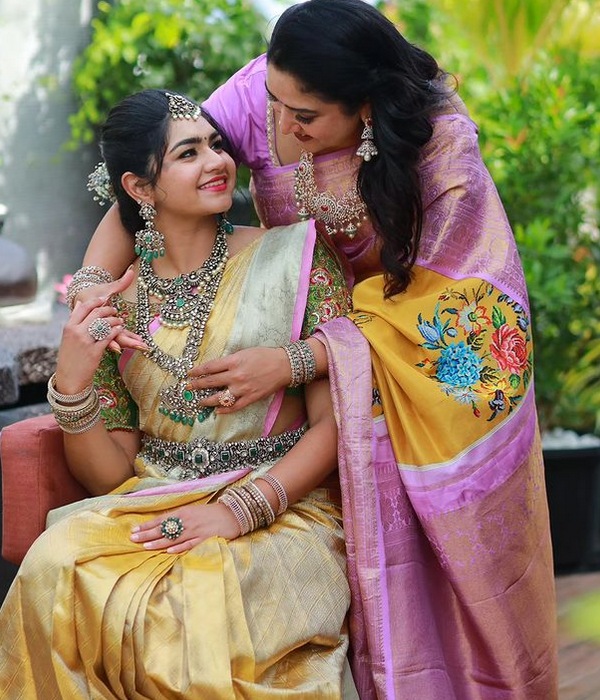 vijayakumar granddaughter diya wedding function photos trending on social media vijayakumar granddaughter diya wedding function photos trending on social media