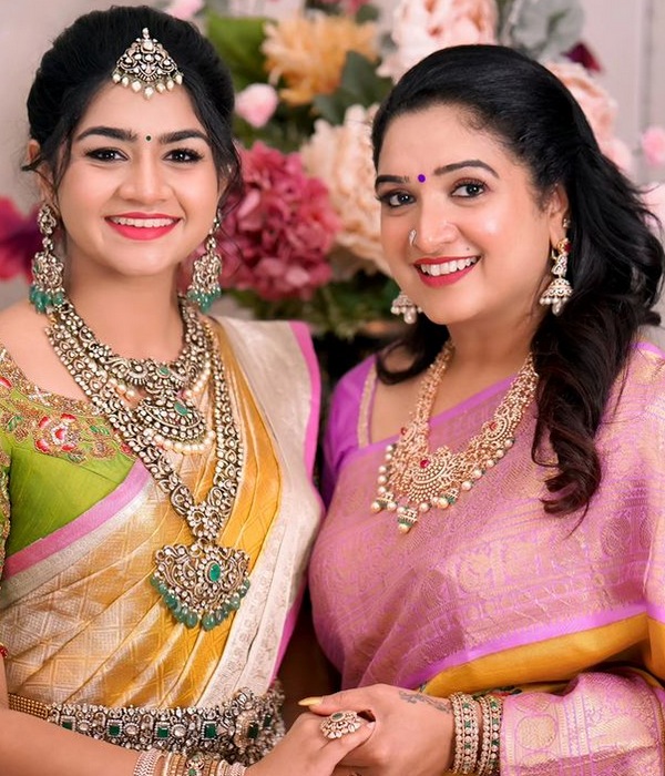 vijayakumar granddaughter diya wedding function photos trending on social media vijayakumar granddaughter diya wedding function photos trending on social media