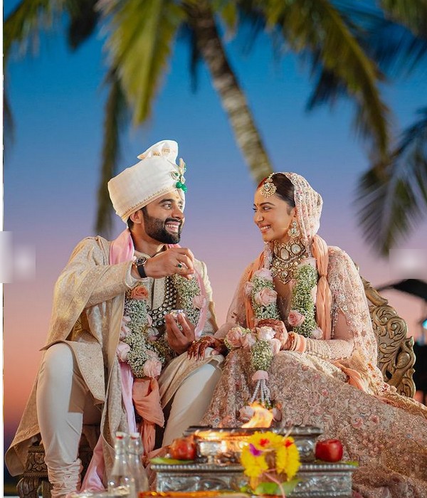 Rakul Preet Singh first time shares her wedding photos and she is stunning in bridal look
