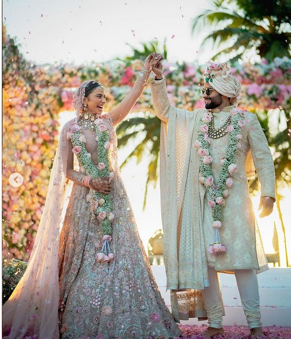 Rakul Preet Singh first time shares her wedding photos and she is stunning in bridal look