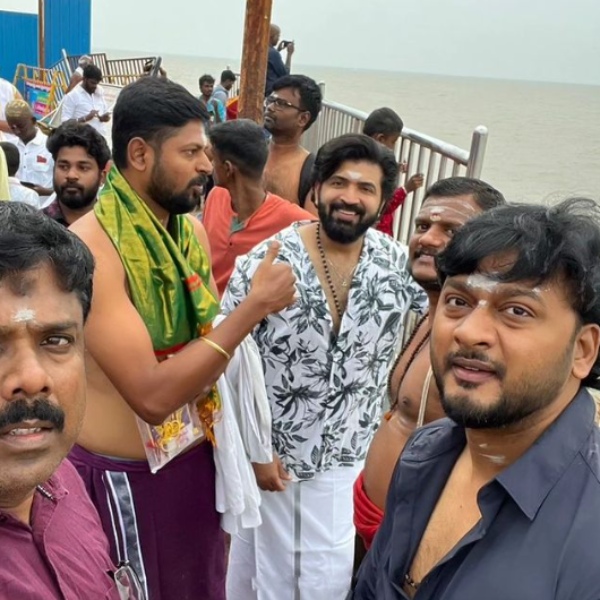 Arun Vijay visited Thiruchendur Murugan Temple after the success of Mission chapter 1 Arun Vijay visited Thiruchendur Murugan Temple after the success of Mission chapter 1