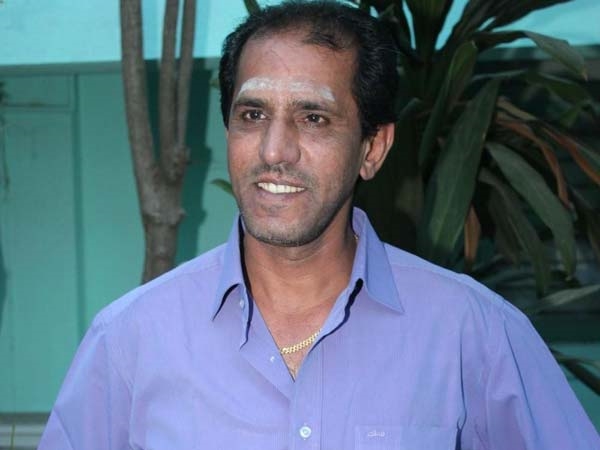 Vaiyapuri says i don t sit in home like Vadivelu in a recent interview