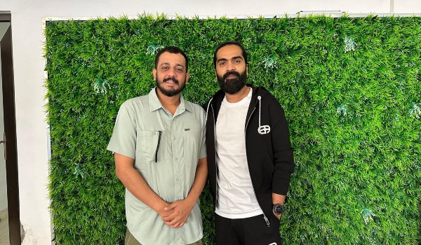 Actor Silambarasan met the Manjummel Boys team