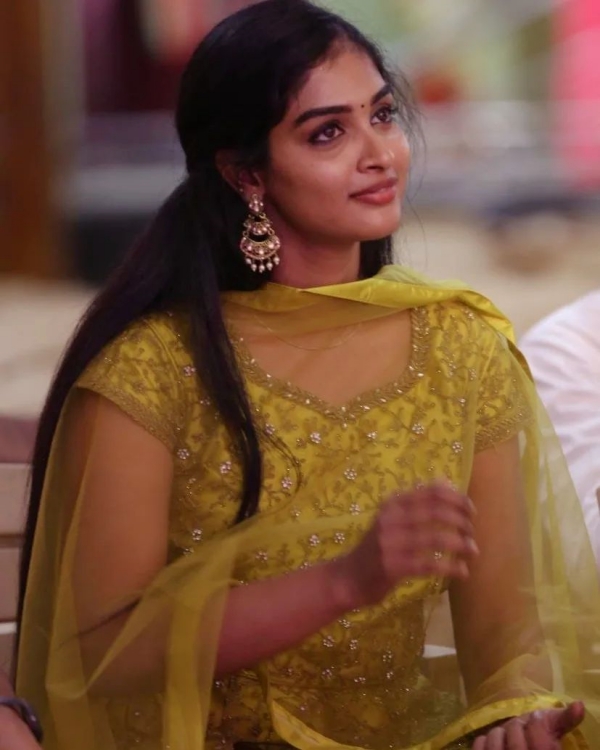 Karthigai Deepam Serial Actress Arthika Bold interview