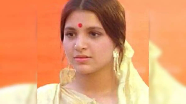 Santhana Bharathi reveals why Guna movie heroine Roshini left cinema Santhana Bharathi reveals why Guna movie heroine Roshini left cinema