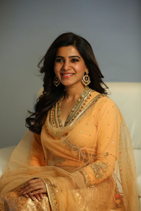 Actress Samantha spotted in Airport with cute look