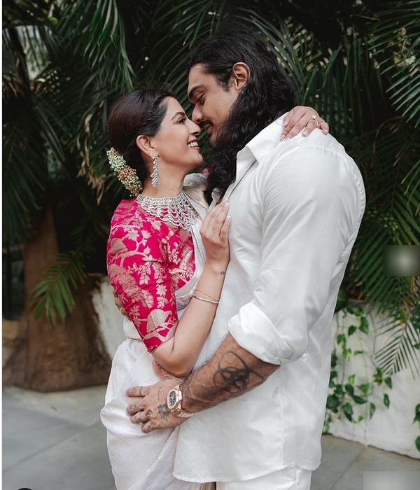 Varalakshmi Sarathkumar shares her Engagement video