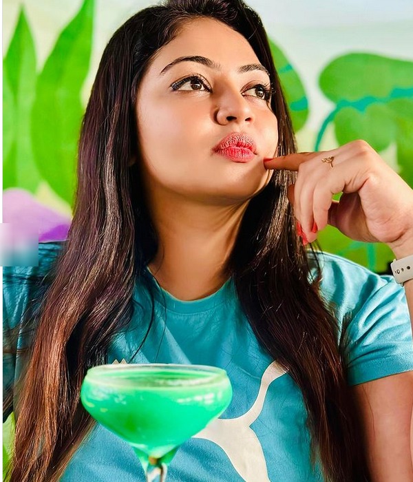 vijay antony s shaitan movie actress Arundhati Nair serious injuries after road accident