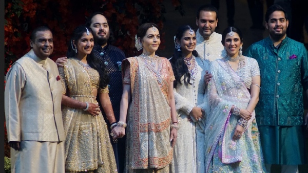 Rajinikanth praises Ambani pull Kailasa and Vaikund to our earth for his son wedding Rajinikanth praises Ambani pull Kailasa and Vaikund to our earth for his son wedding