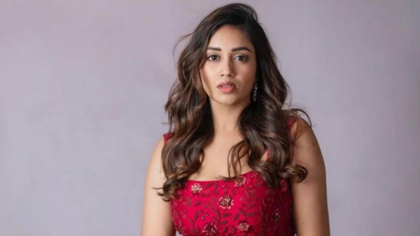Fans support Nivetha Pethuraj and asks her to file defamation case against fake spreader Fans support Nivetha Pethuraj and asks her to file defamation case against fake spreader