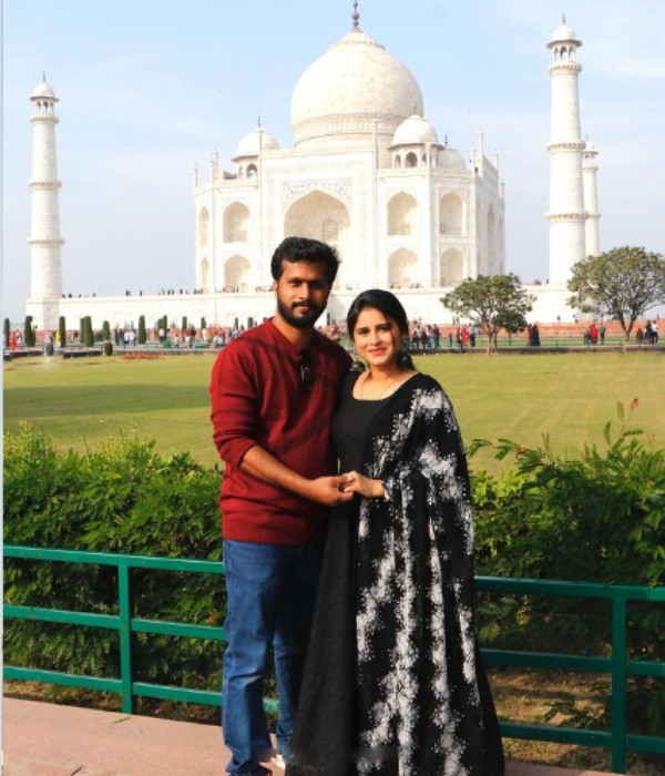 Cook with comali fames Rithika has announced her pregnancy