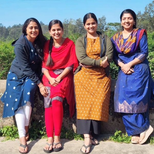 Ethirneechal actress Kaniha pet dog maggy licked her eyes video goes trending