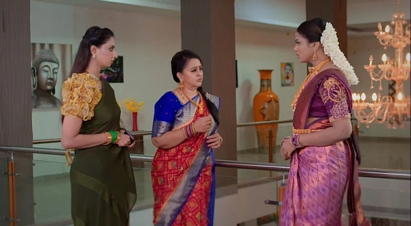 zee tamil television Karthigai Deepam serial March 25th Episode