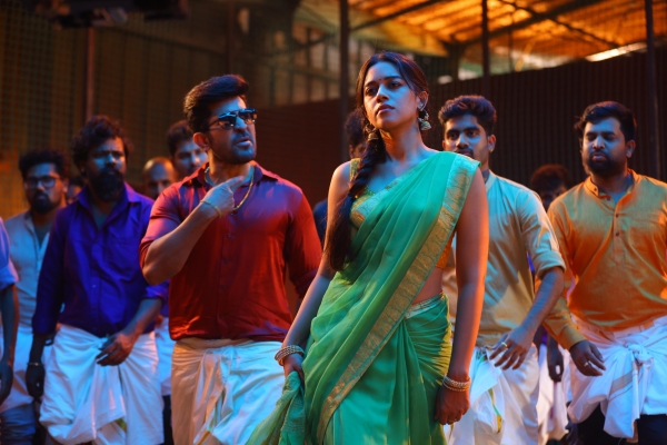 Romeo Review in Tamil  Vijay Antony and Mirnalini Ravi gives a summer entertainer