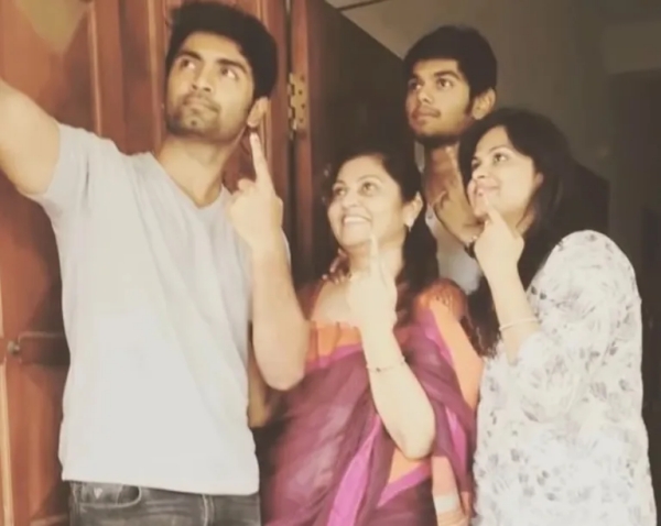 Do you know what actor Murali s daughter does