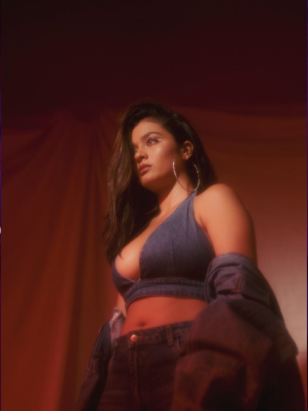 Gayathrie shankar Glamour photos trending on social media Gayathrie shankar Glamour photos trending on social media