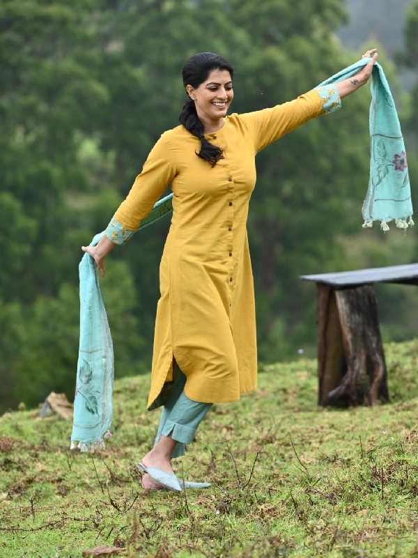 Varalakshmi Sarathkumar s Sabari Movie Release