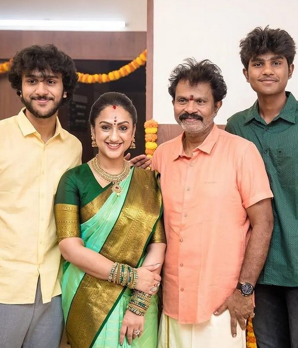 Sridevi and Preetha Hari latest video at new studio grabs fans attention