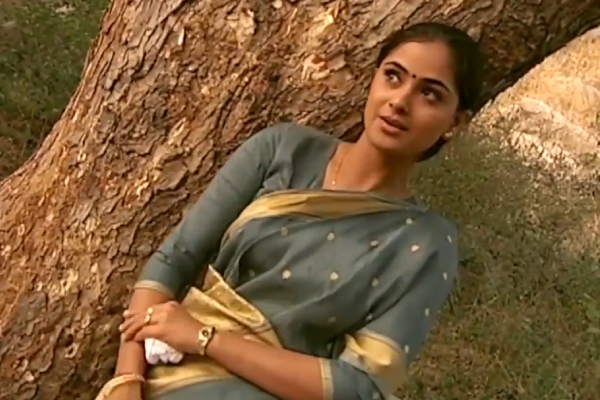 Simran clarify about glamour and vulgar in a throwback interview