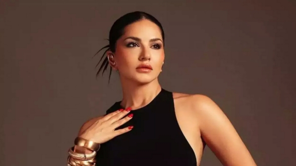 M Tv s Splits Villa X5 Will Telecast in Tamil Also Sunny Leone Anchoring