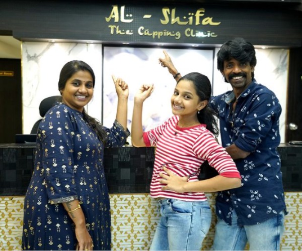 In the biopic Thiruvalluvar Kottachi played the role of Dharumi