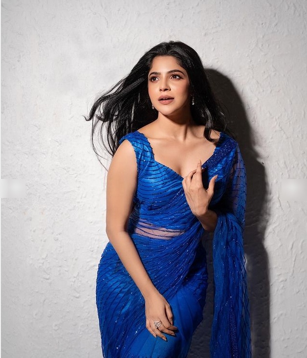 Bachelor Movie heroine Divya bharathi instagram post