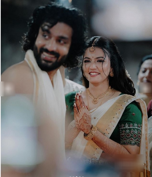 Malaiyala actress Aparna das and deepak parambol Got Married