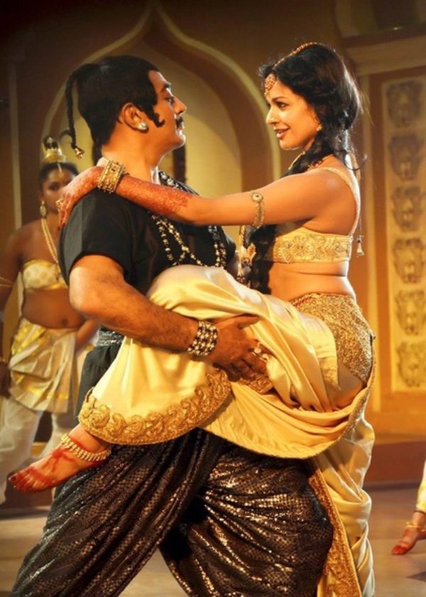 Pooja Kumar shares Uttama VIllain making video and lend her support to Kamal Haasan