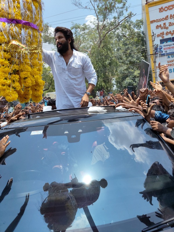 Ram Charan and Allu Arjun mobbed by fans today during their public visits
