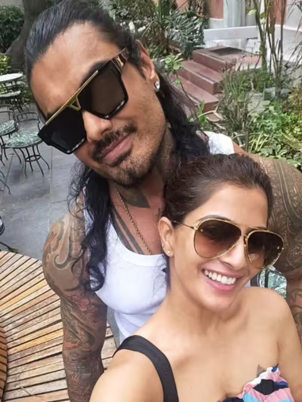 Varalaxmi Sarathkumar and Nicholai Sachdev latest pic trending on social media