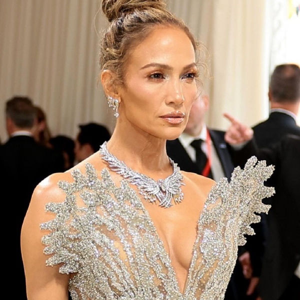 Jennifer Lopez transparent and elegant dress at Met Gala stuns everyone