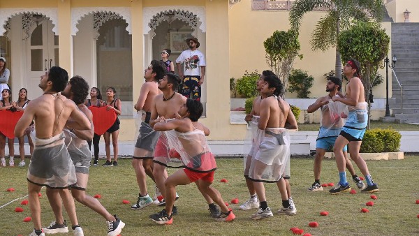 Mischief Maker Urfi designs Chaddis for the Buddies on MTV Splitsvilla X5 ExSqueeze Me Please