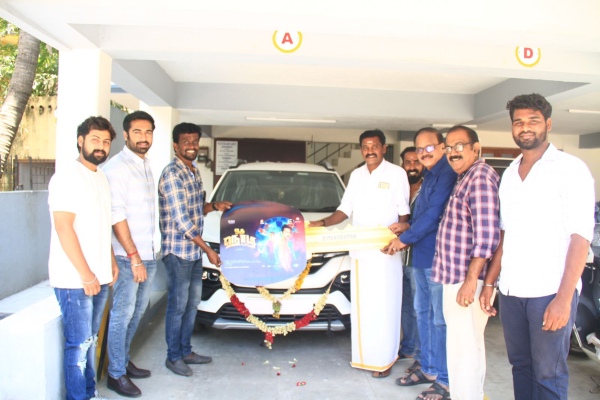Producer Gifts Car to Oru Nodi Director