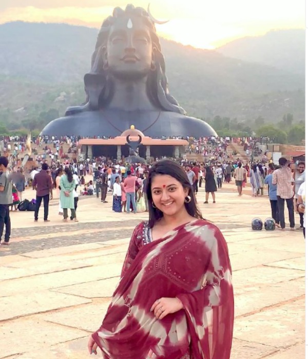 Sillunu Oru Kadhal fame Shriya Sharma visits Isha Yoga center and shared photos